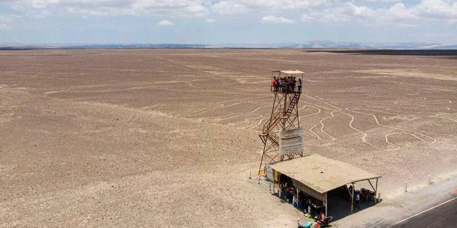 Vista desde los miradores de las Líneas de Nasca